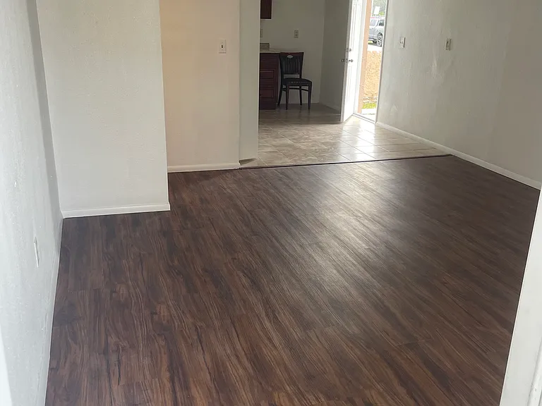 810 E 114th Ave #A — Photo 3