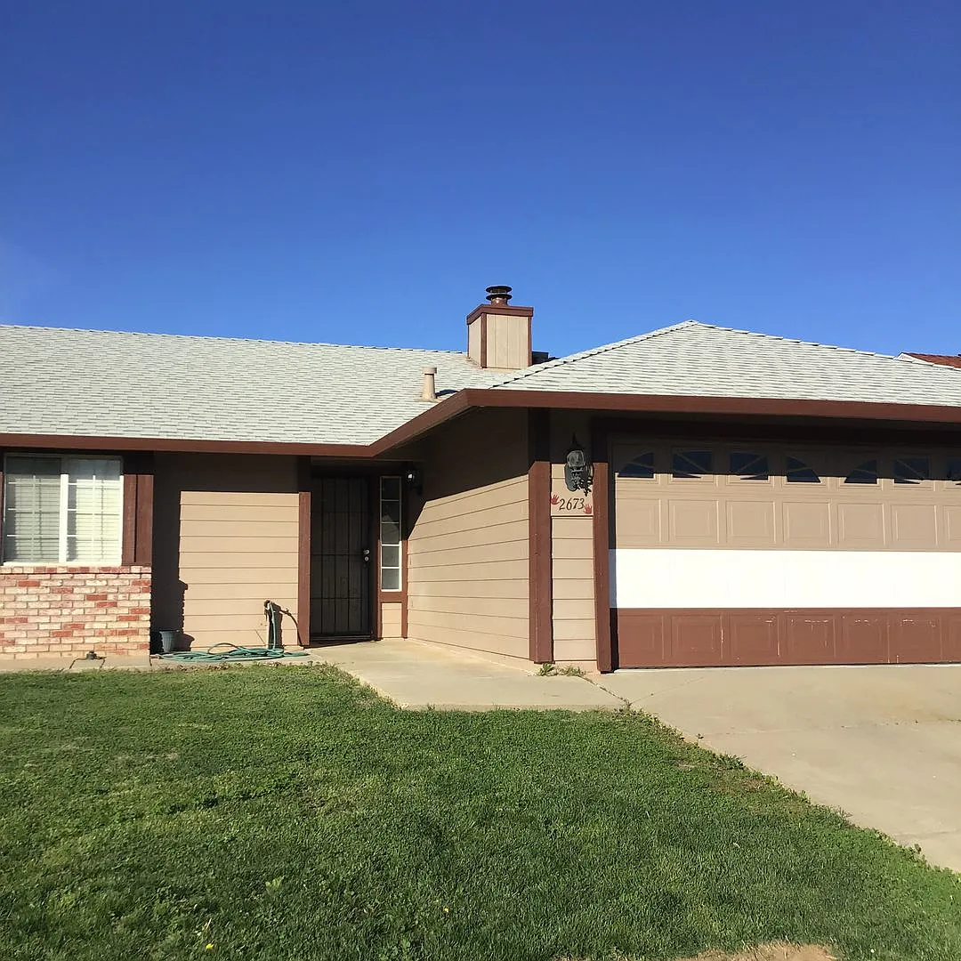 3 Bedroom 2 Bath Home — Photo 2