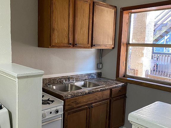 3rd image of 429 W G St #T8