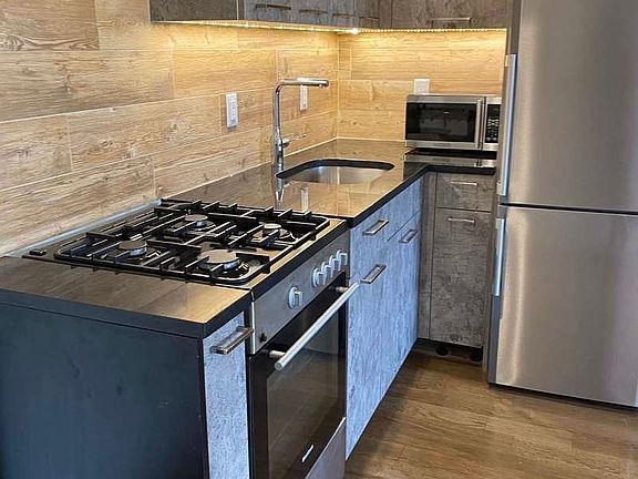 2nd image of 828 Saint Johns Pl #F4