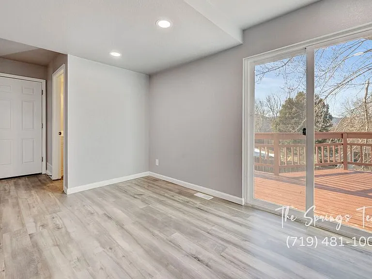 6460 Bugle Dr — Photo 16