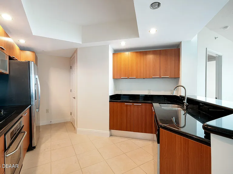 241 Riverside Dr #1006 — Photo 11