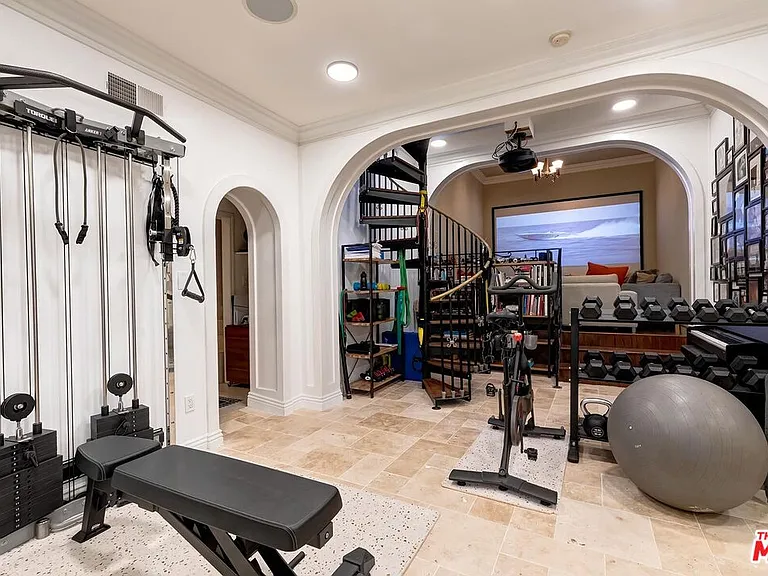 2806 Nichols Canyon Rd — Photo 23
