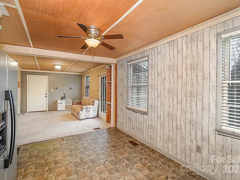 202 Hovis Rd — Photo 15