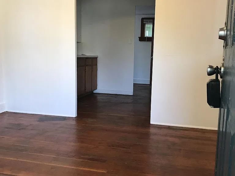1424 W 10th Aly — Photo 5