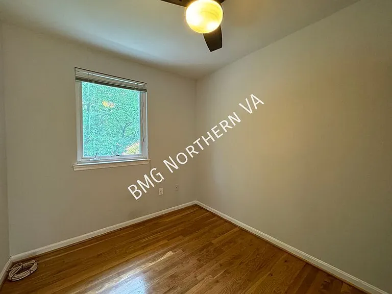 5406 Gainsborough Dr — Photo 19