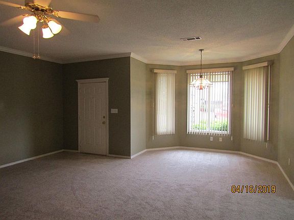 3rd image of 610 Poplar St
