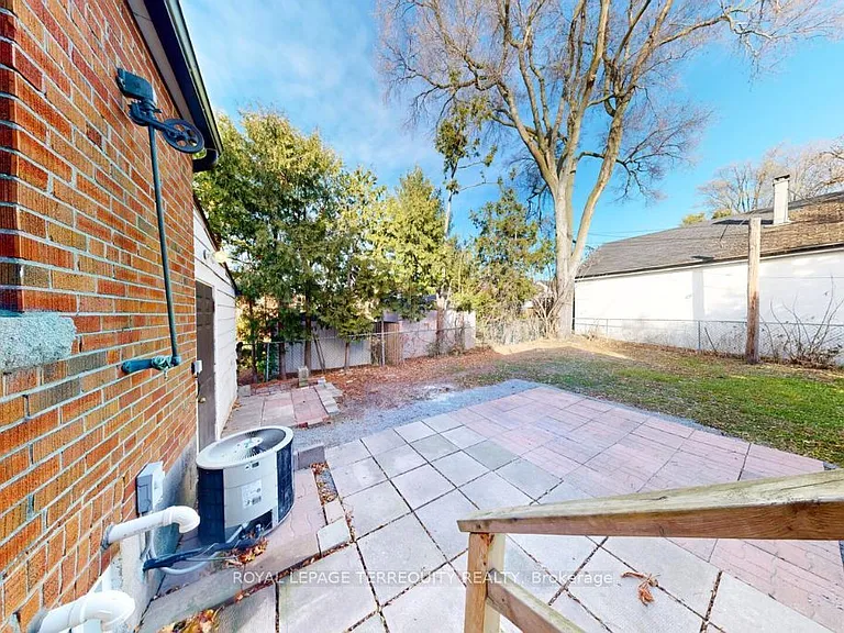 77 Glenburn Ave — Photo 28