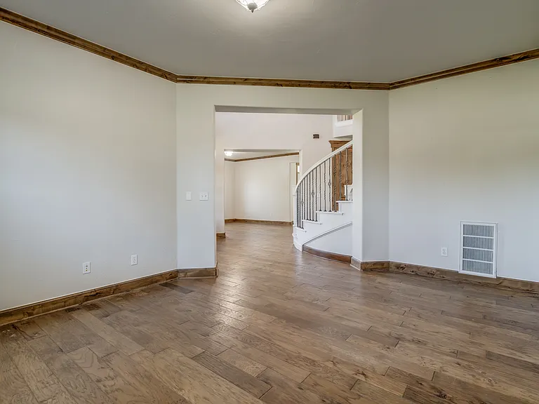 22525 Lindy Ter — Photo 13