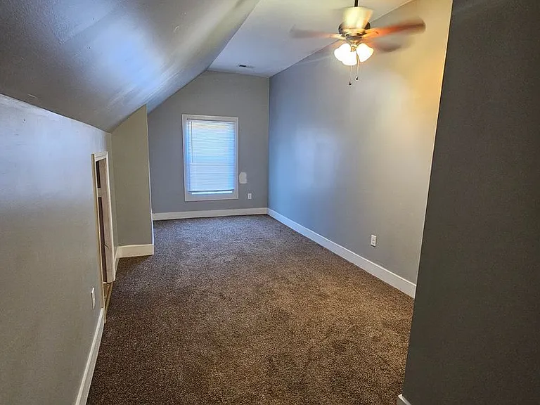 228 Charlotte Ave #B — Photo 12