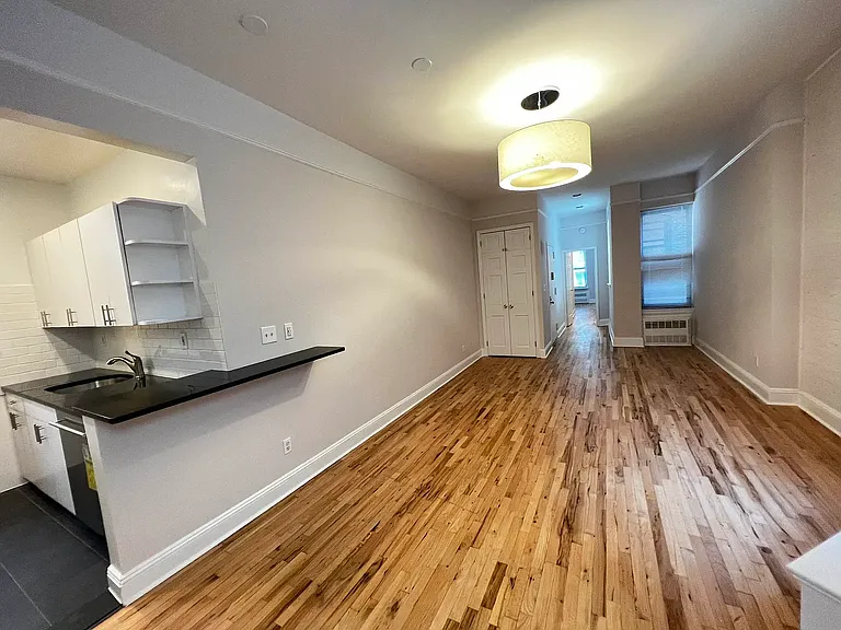 642 Amsterdam Ave #3A — Photo 1