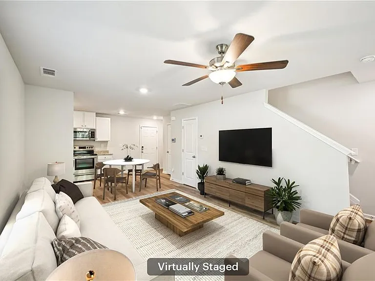 4437 Ben Hill Rd — Photo 3