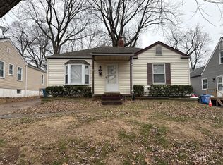 414 Superior Dr, Saint Louis, MO 63135