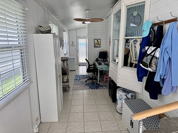 2nd image of 40 Tangerine St