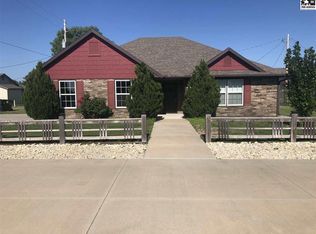 206B E 2nd Ave, South Hutchinson, KS 67505