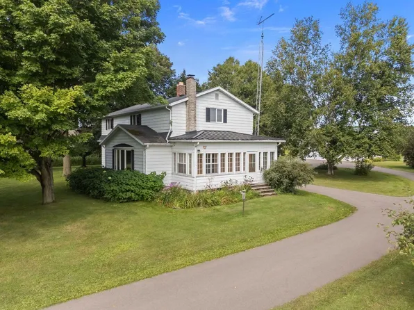 N9777 Bauer Rd, Clintonville, WI 54929