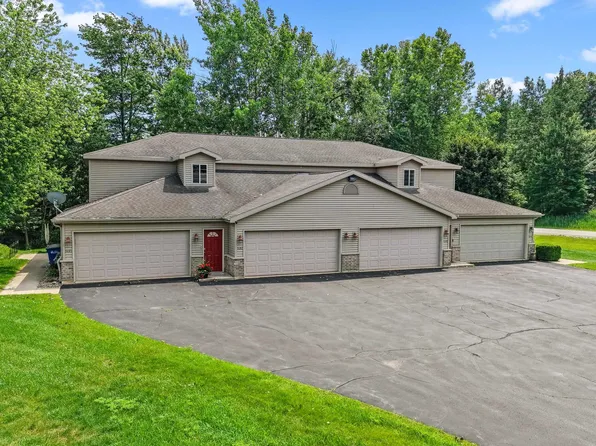 1497 Arctic Ct, Suamico, WI 54173