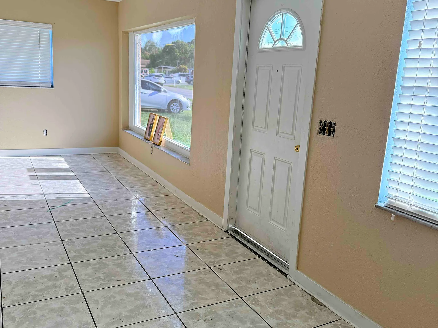 3 bed, 1386 sqft, $2,000 — Photo 2