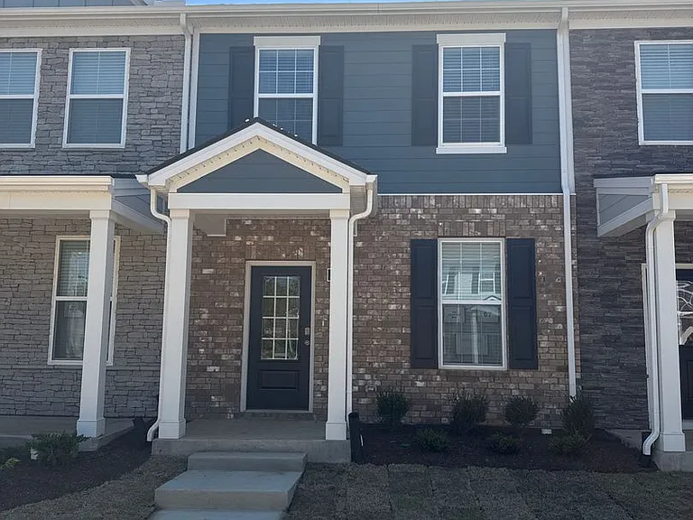 905 Highfield Way — Photo 1