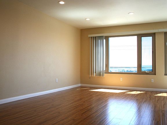 2nd image of 2927 India St APT 3