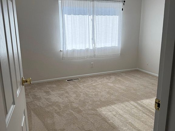 4th image of 1139 Calley Dr