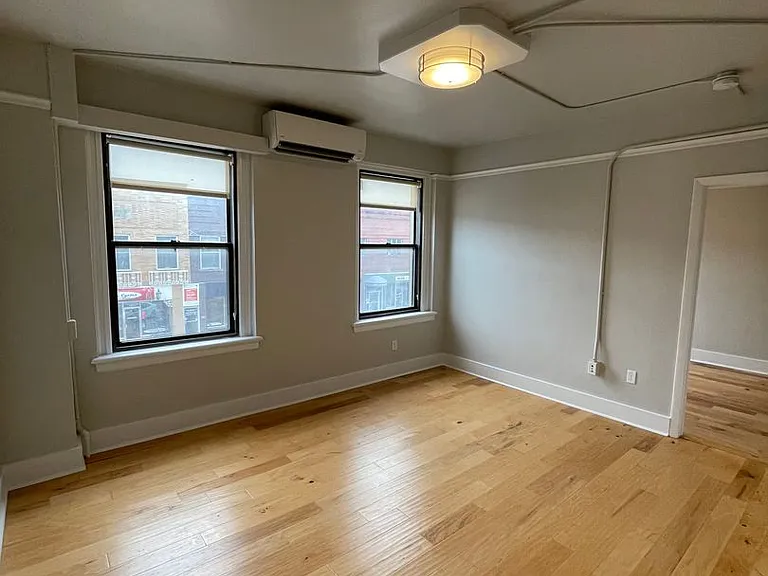 301 Main St — Photo 2