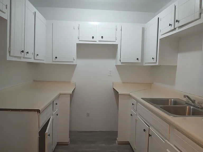 Woodland Dr — Photo 5
