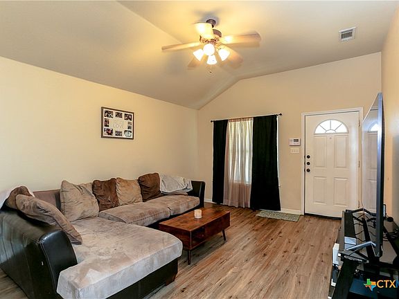 4th image of 417 Clore Rd