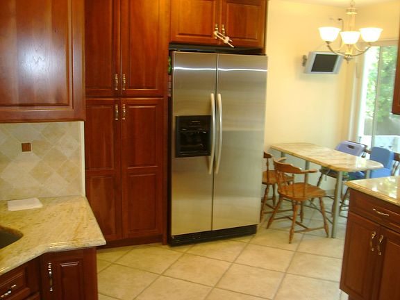 Eat in Kitchen