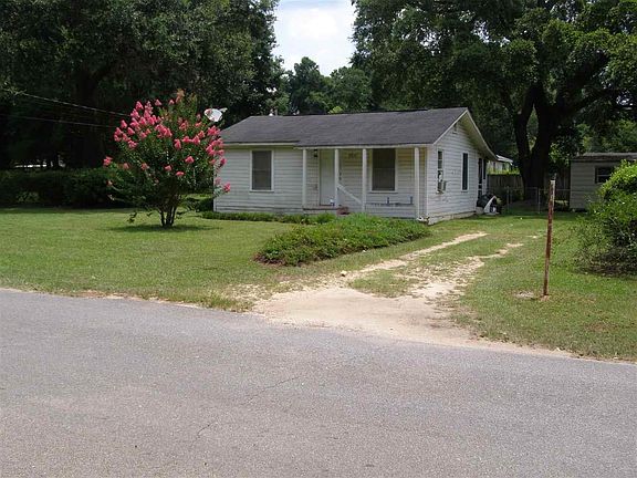2nd image of 4814 Lynn Dr