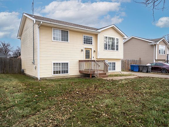 3rd image of 1527 De Wolf St