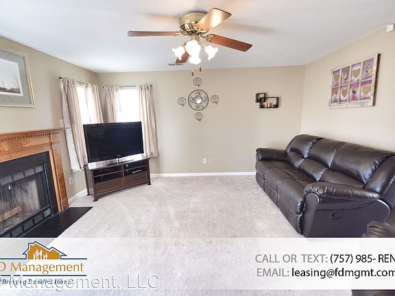 3rd image of 708 Whaler Dr