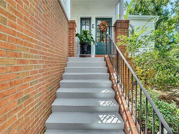 3rd image of 5001 Pilgrims Pathway St E