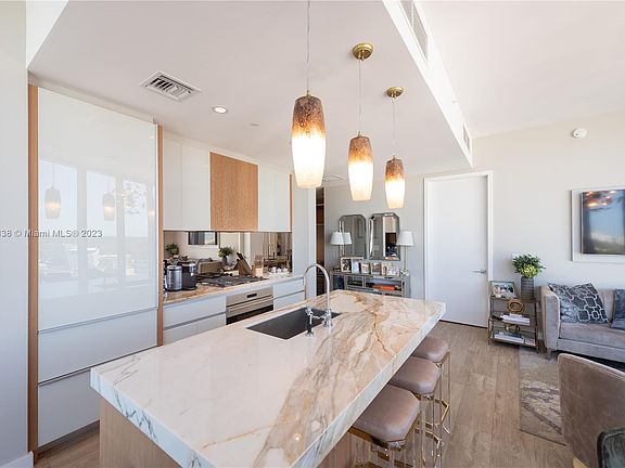 4th image of 2831 S Bayshore Dr Unit 1408