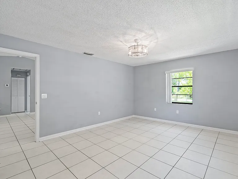 1205 S Flagler Ave — Photo 23