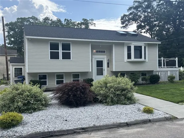 23 Granite St, Johnston, RI 02919