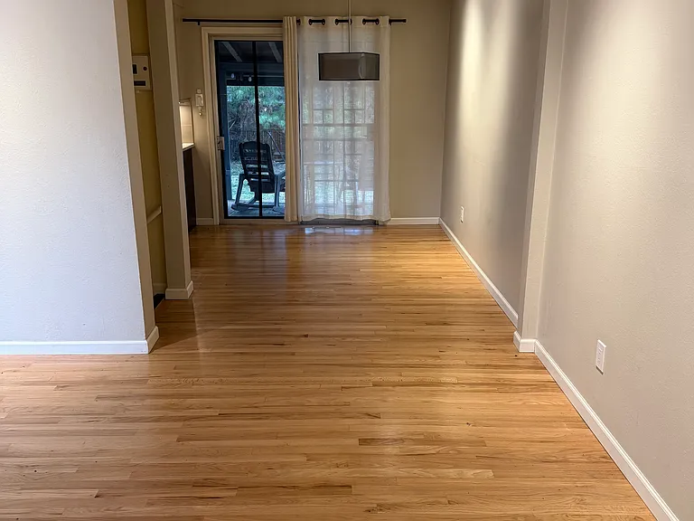 837 S Grape St — Photo 7