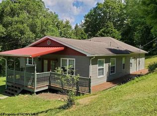 860 Wyatt Rd, Mannington, WV 26582