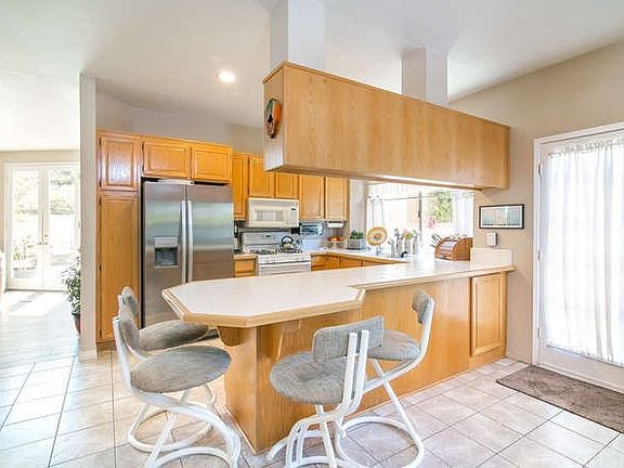 5th image of 28366 Evergreen Ln