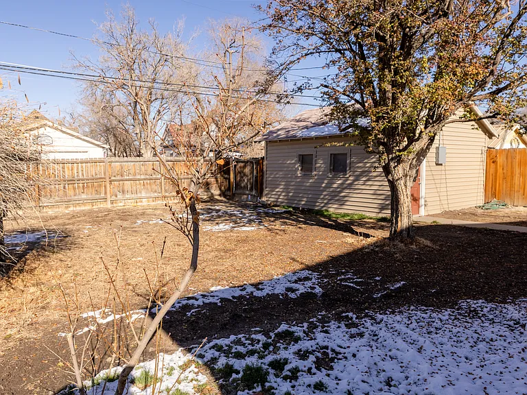 1138 White Ave — Photo 3