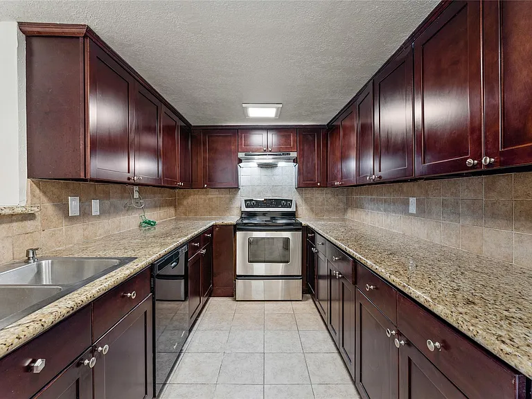 12633 Memorial Dr #50 — Photo 16