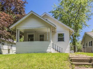 854 Center Point Rd NE, Cedar Rapids, IA 52402