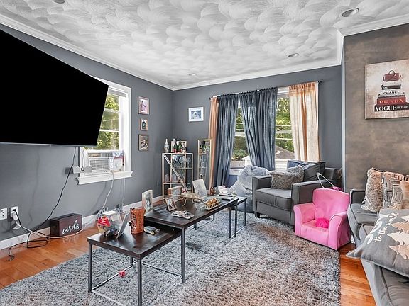 3rd image of 28-30 Melville Ave