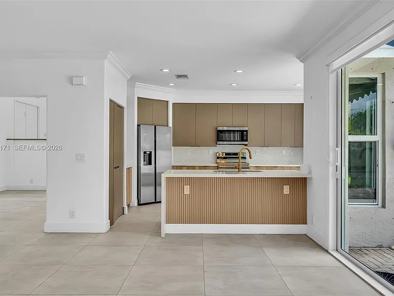 3433 SW 52nd Ct — Photo 11