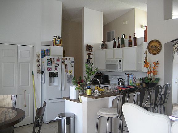 3rd image of 5106 Violet Ln