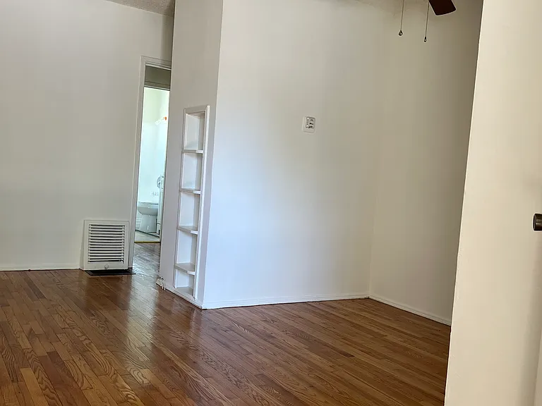 2307 Kenmere Ave — Photo 2