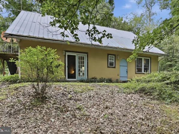 506 Strawberry Ln, Augusta, WV 26704
