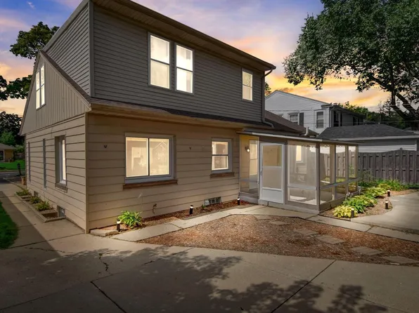 2330 North 101st STREET, Wauwatosa, WI 53226