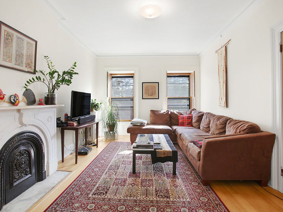 1st image of 624 Carlton Ave #2