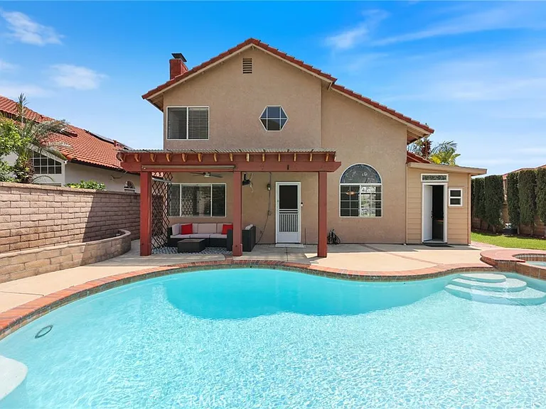 23205 Azela Cir — Photo 40